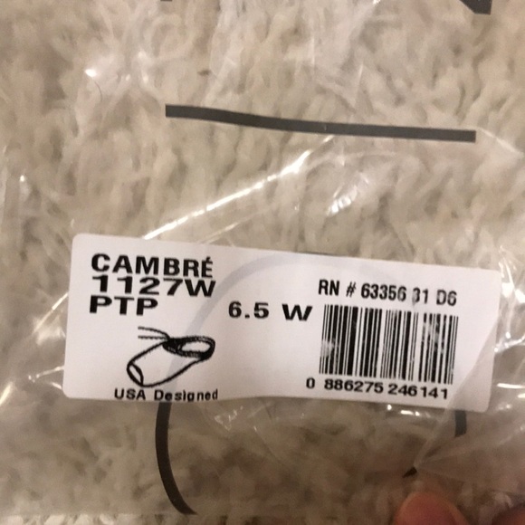 Capezio Pointe Shoes - Picture 3 of 4